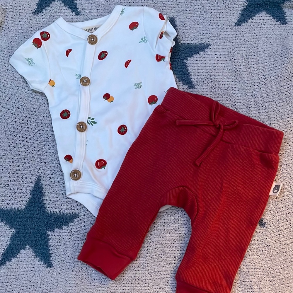 Rabbit and bear 0-3 months baby clothes for unisex